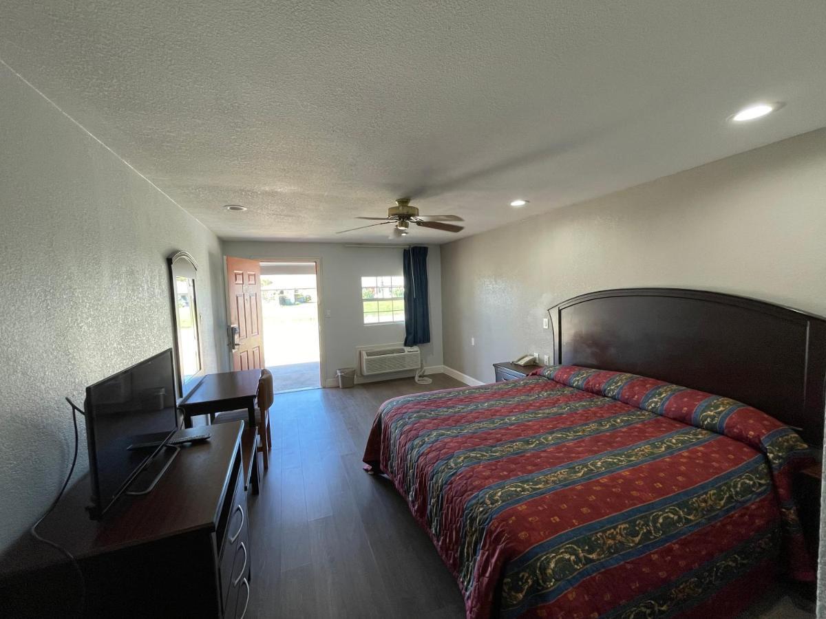 Western Inn West Columbia エクステリア 写真